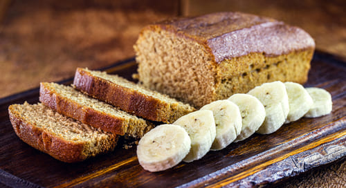 pão de banana - frutas do mês de março - hortifruti assaí atacadista