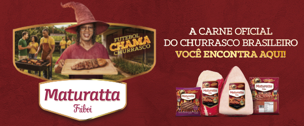 banner vermelho com embalagens da Maturata Friboi-JBS-Assaí Atacadista