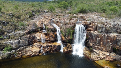 Cataratas dos Couros, no Parque Nacional da Chapada dos Veadeiros - Goiás - destinos de viagem - Assaí Atacadista