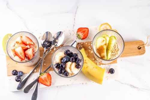 copos com frutas e iogurte - lanches para viagem - Assaí Atacadista