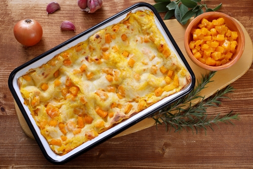lasanha de abóbora representando a receita veg de quibe de forno - Assaí Atacadista