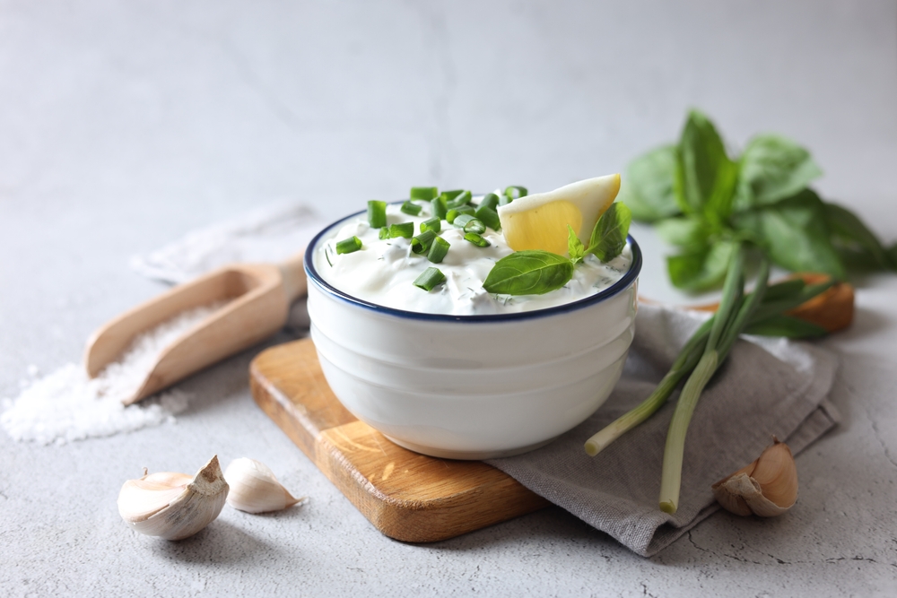 molho de iogurte e alho - molhos para batata frita - Assaí Atacadista