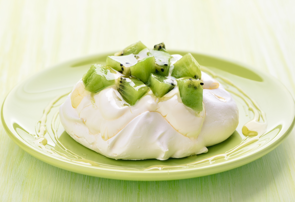 pavlova de kiwi - receita doce para o cardápio de outono - Assaí Atacadista