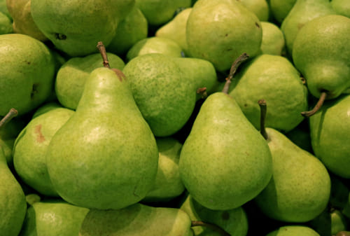 Pera - frutas do mês de março - hortifruti assaí atacadista