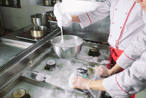 práticas de limpeza na cozinha de um negócio - Festival de Limpeza Assaí Atacadista