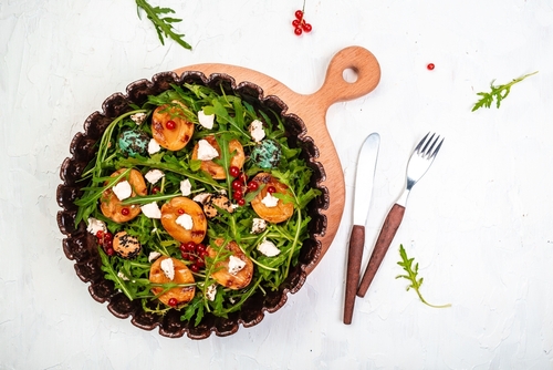 receita de salada agridoce - salada de folhas com damasco - hortifrúti feira Assaí Atacadista