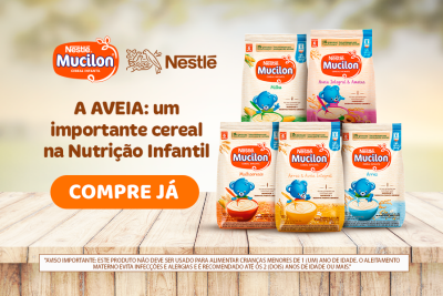 Banner com pacotes de Mucilon Aveia - Assaí Atacadista