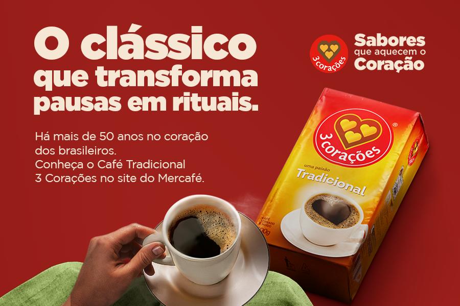banner Três Corações com fundo vermelho xícara de café e uma embalagem - fornecedores do Assaí Atacadista