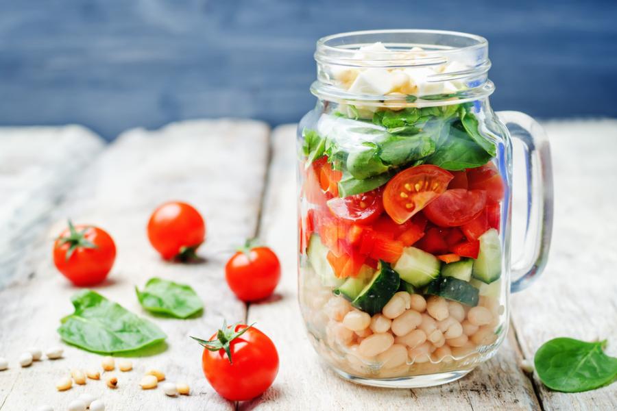 Bem Estar - Frango com salada não é sempre a opção mais saudável do cardápio