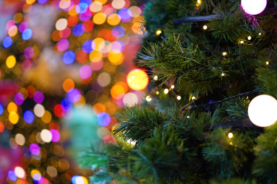 Luzes de Natal: decore a casa com economia e segurança