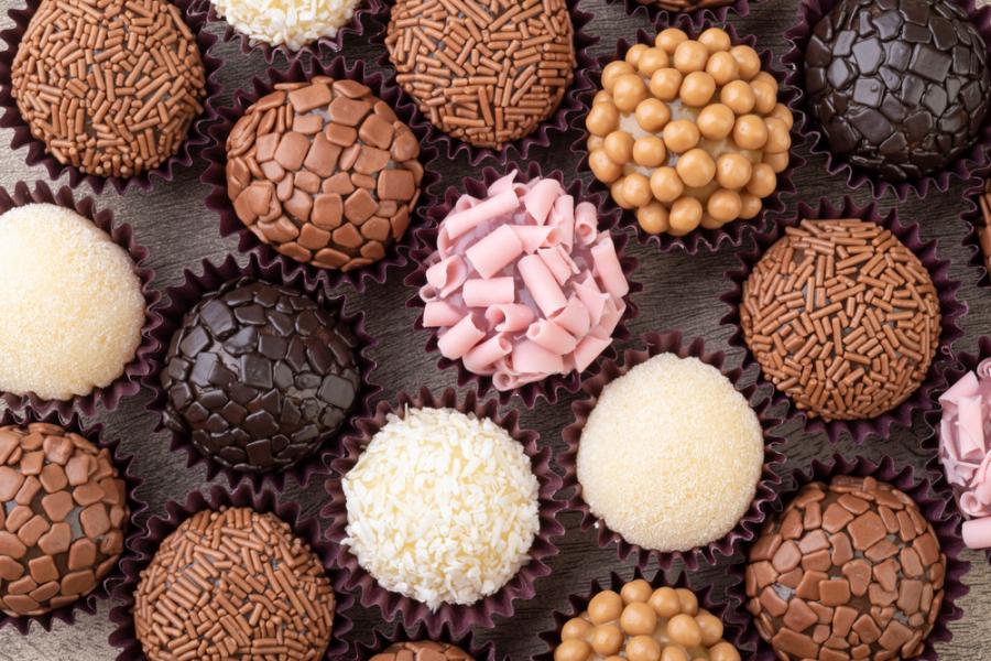 Brigadeiro Gourmet de Chocolate e Leite Condensado: Faça e Venda