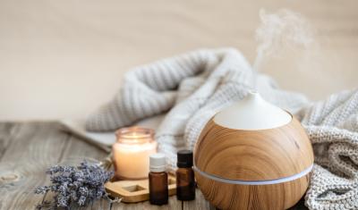 aromatizador de ambientes e uma vela - aromaterapia - Assaí Atacadista