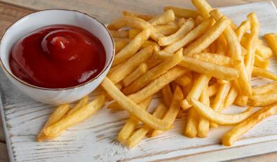 batata frita com ketchup - tipos de batata frita no Assaí Atacadista