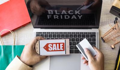 celular, notebook e cartão de crédito na black friday - assaí atacadista