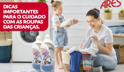 Família cuidando das roupas com Lava-Roupas Líquido Ares - Assaí Atacadista 