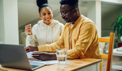 homem e mulher preta empreendedores - assai atacadista