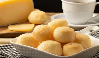 pão de queijo e café preto - Dia do Pão de Queijo - Assaí Atacadista