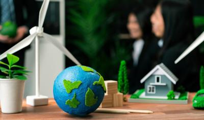 planeta terra em miniatura com outros elementos representando natureza - empreendedorismo social - Assaí Atacadista