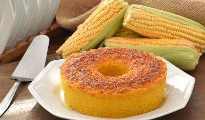 bolo de milho com espigas de milho - receitas de bolos - Assaí Atacadista