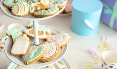 suporte com biscoitos decoração para um chá de bebe - Assaí Atacadista