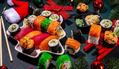 sushi com enfeites de natal - delivery natalino - Assaí Atacadista