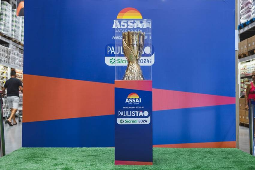 Visita da taça do Campeonato Paulista 2024 em loja do Assaí