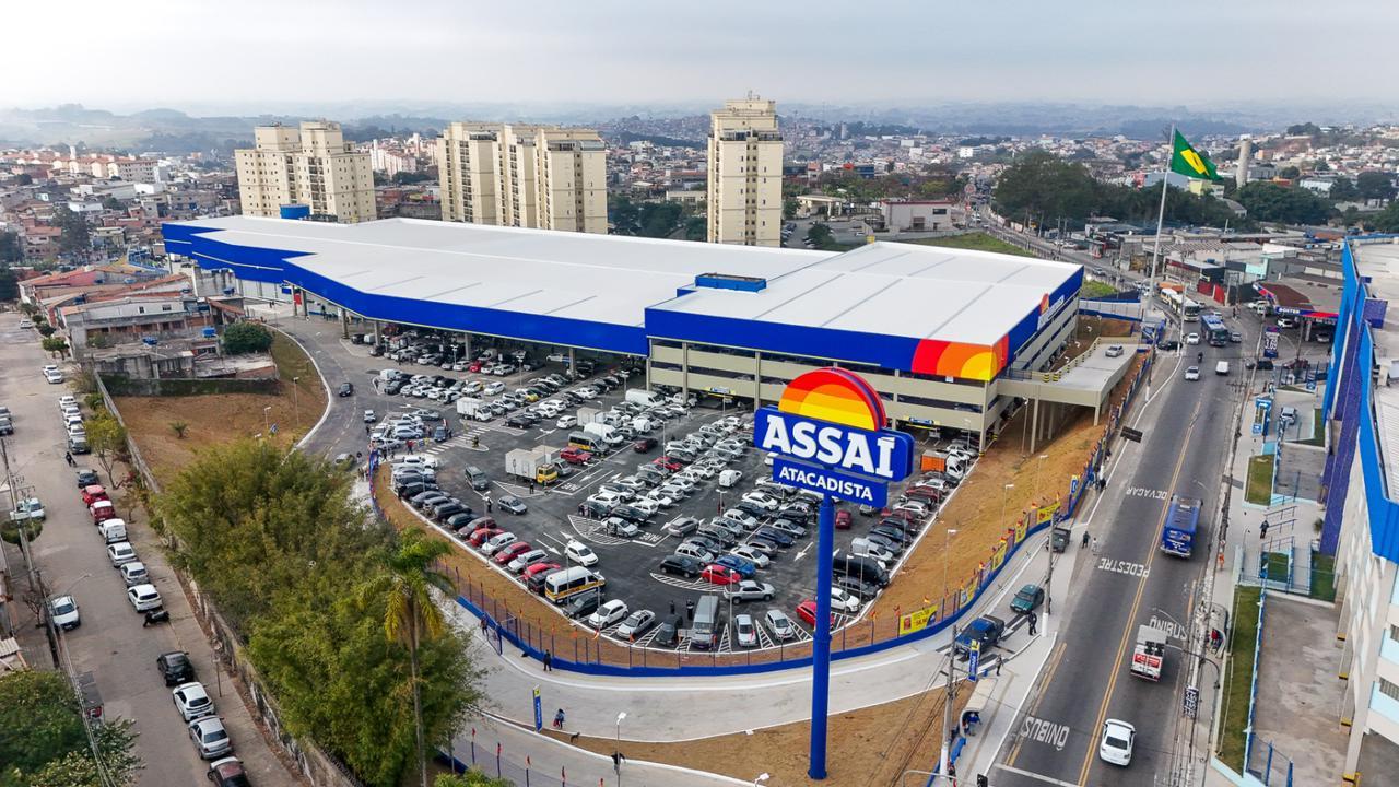 A unidade é a 4ª no município e está localizada na Estrada Juscelino Kubitschek de Oliveira, próxima ao Terminal Pimentas. (Foto: Divulgação/Assaí)