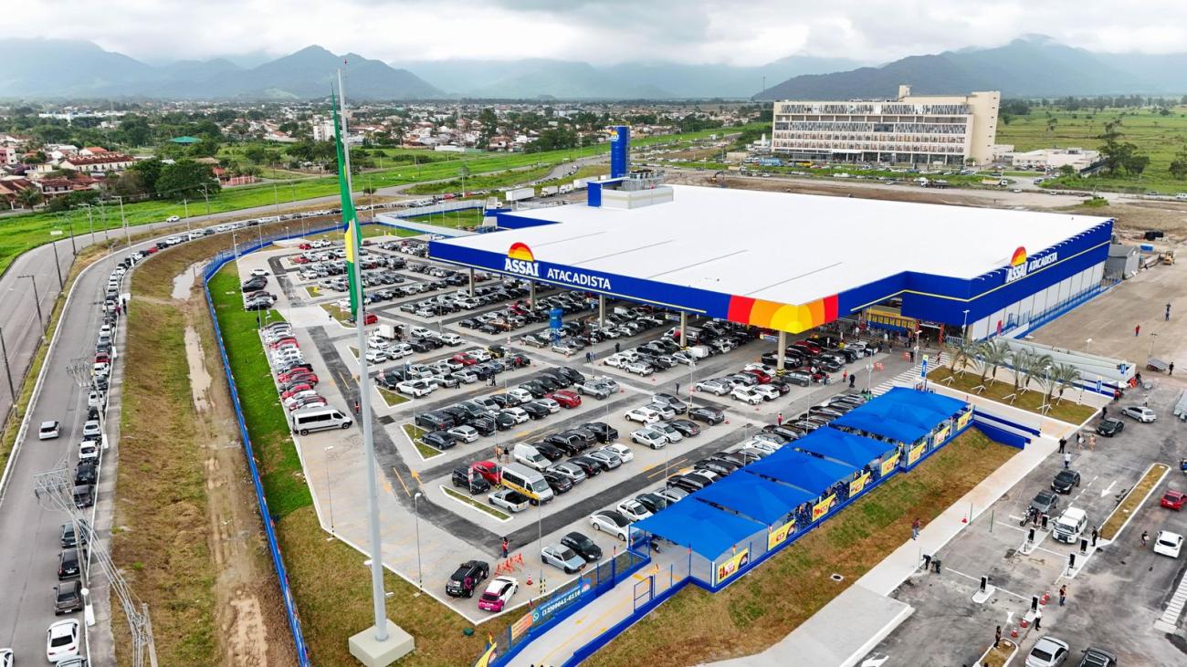 Inaugurada em dezembro de 2024, a 2ª loja do Assaí em Caraguá, litoral de São Paulo, encerrou o projeto de conversões de hipermercados da rede - Divulgação Assaí