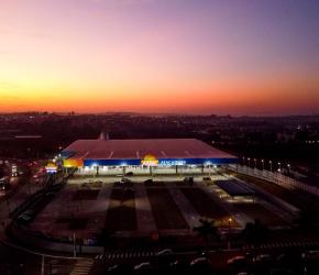 Assaí inaugura loja no principal corredor viário do país