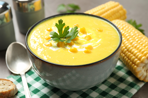 tigela com caldo de milho - Assaí Atacadista - receitas de sopas