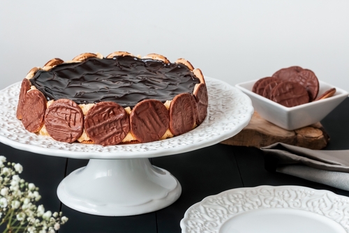 torta de bolacha com chocolate - Assaí Atacadista - receitas com biscoitos