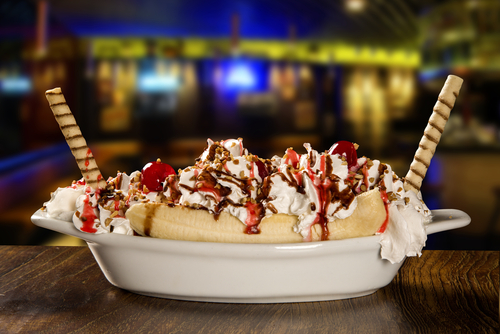 travessa com banana split - Assaí Atacadista