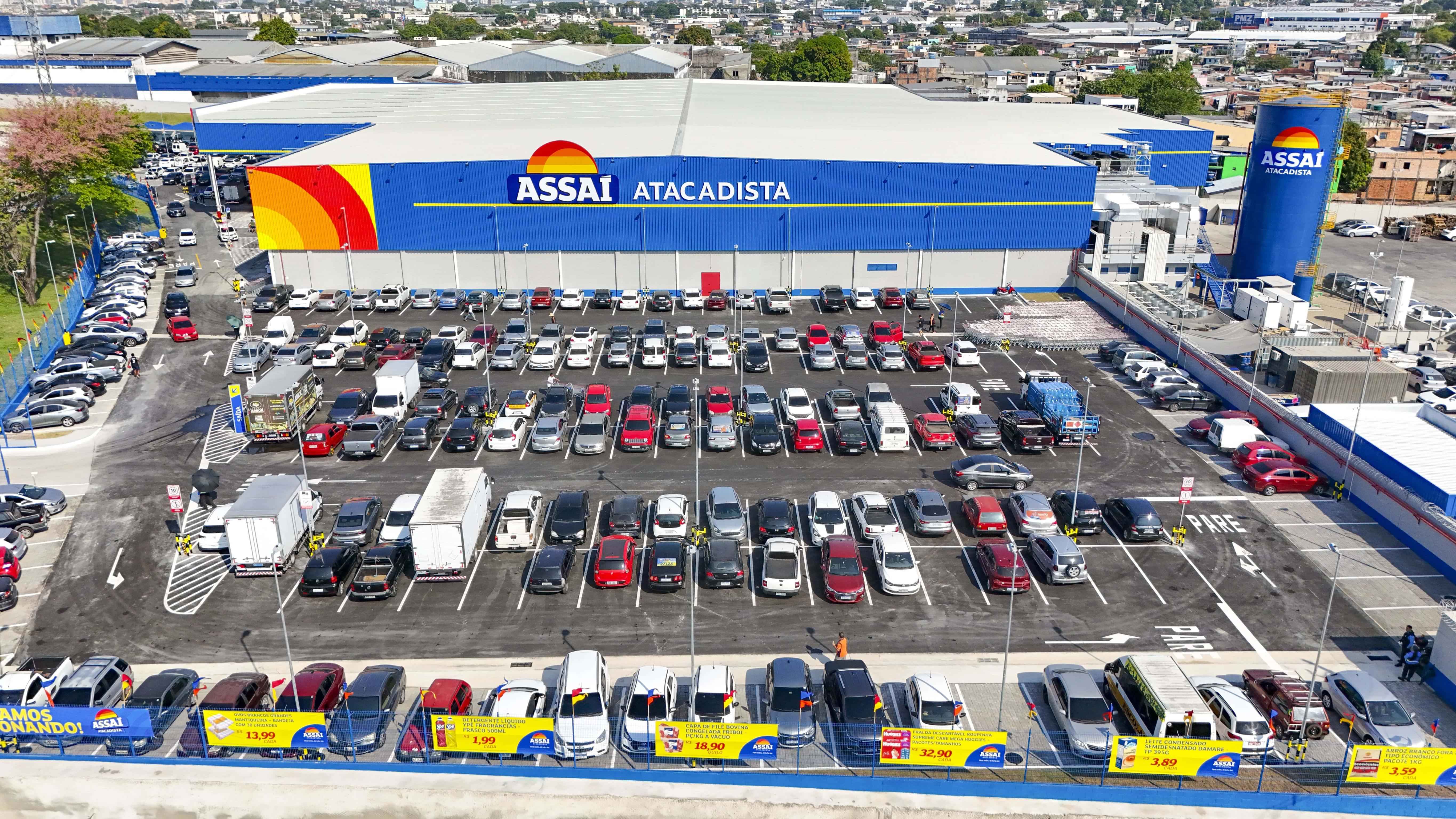 Vista de cima da loja do Assaí Atacadista em AM - Manaus Bola da Suframa-compras seguras